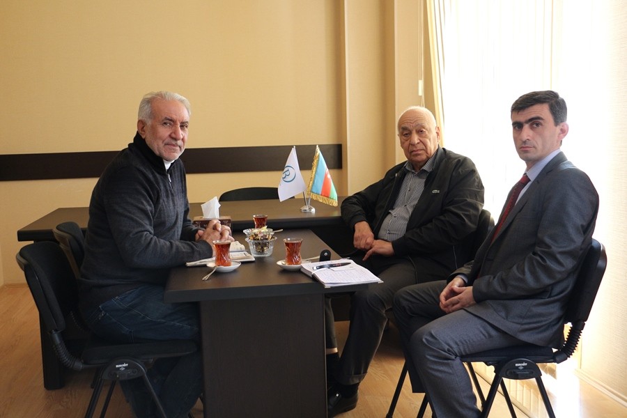 Bank Ombudsmanı Ikram Kərimov  “Azad İstehlakçılar” İctimai Birliyinin (AİİB) sədri Eyyub Hüseynov ilə görüşmüşdür